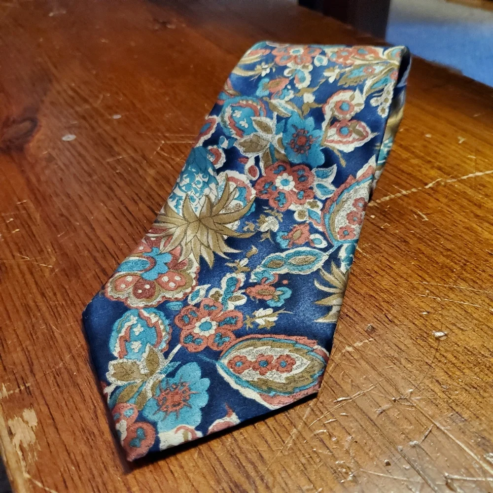 Vintage Strathmore by Anderson Little Richmond Brothers Floral Paisley Silk Tie